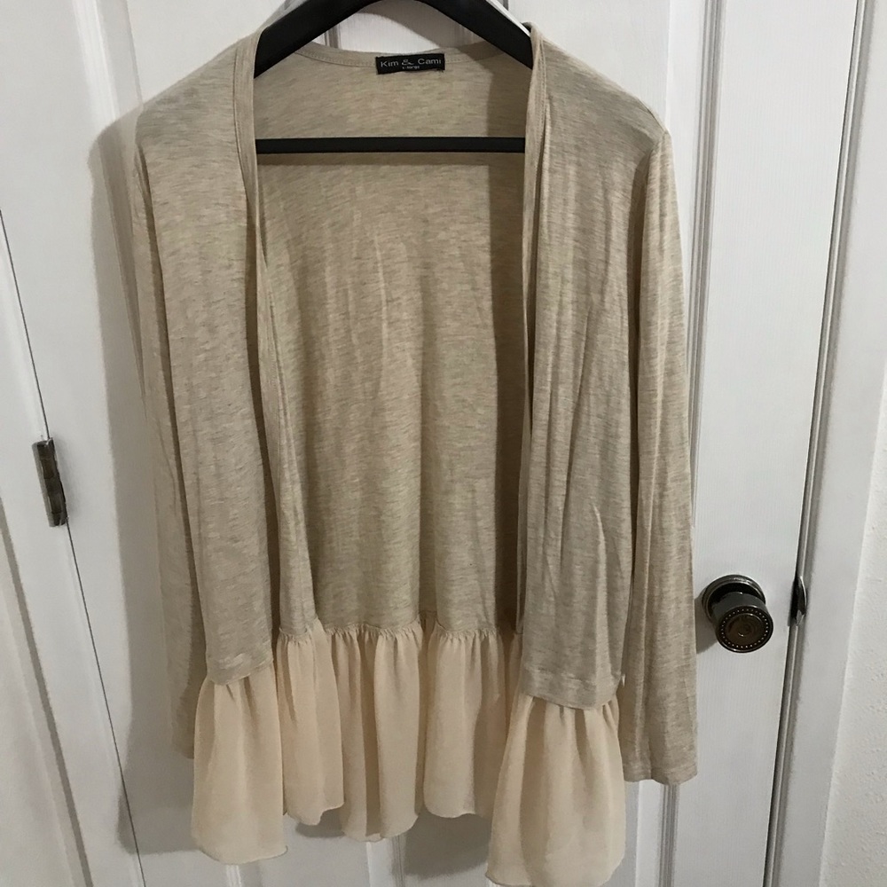 ❗️Never Worn❗️Cream cardigan with ruffled edge